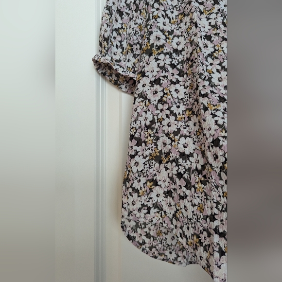 RW&Co. Floral Blouse - Picture 6 of 6